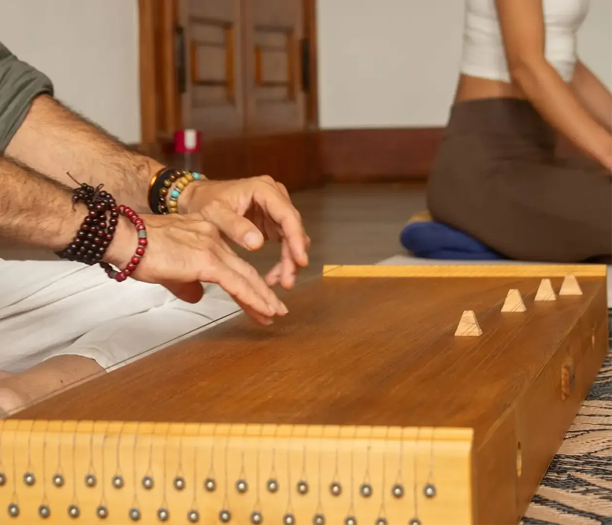 Yoga e vibrazioni strumento