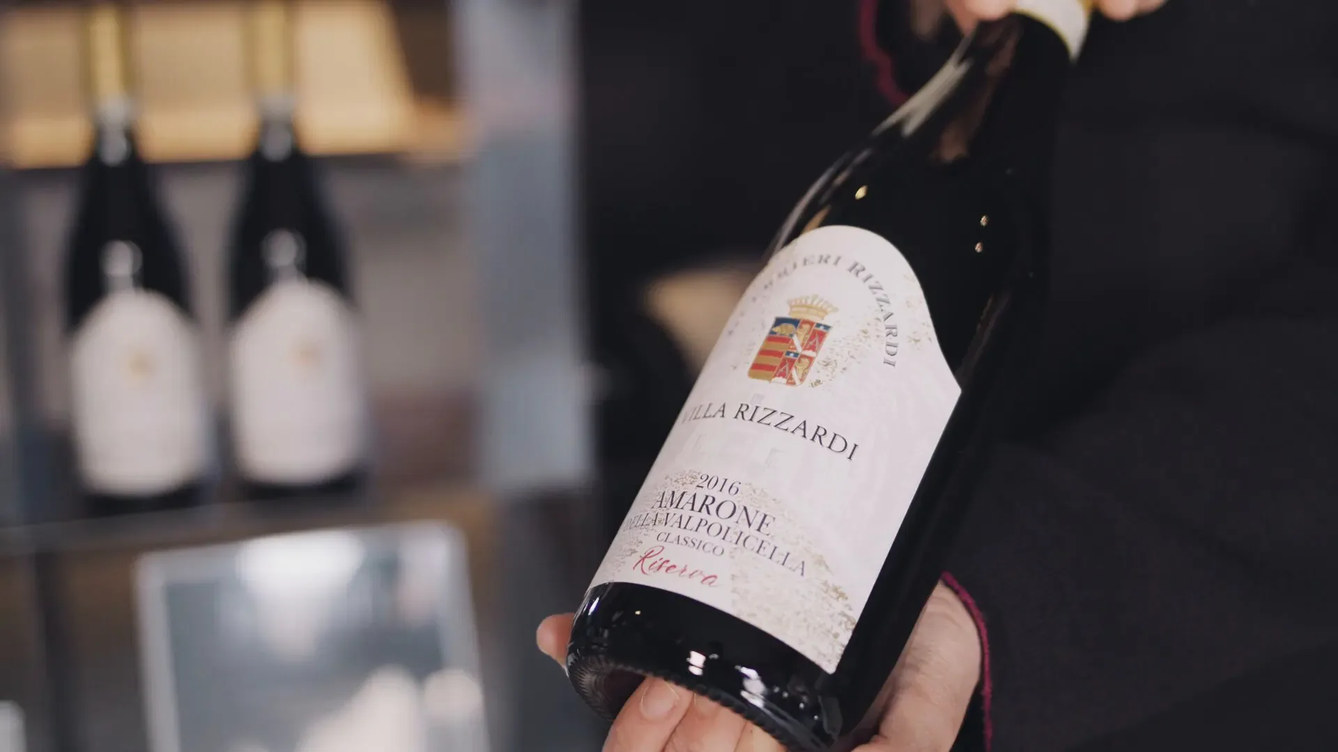 Bottiglia di Amarone della Valpolicella Classico DOCG Riserva Villa Rizzardi