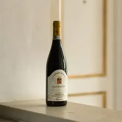 Bottiglia di Amarone della Valpolicella Classico Riserva Villa Rizzardi di Guerrieri Rizzardi.